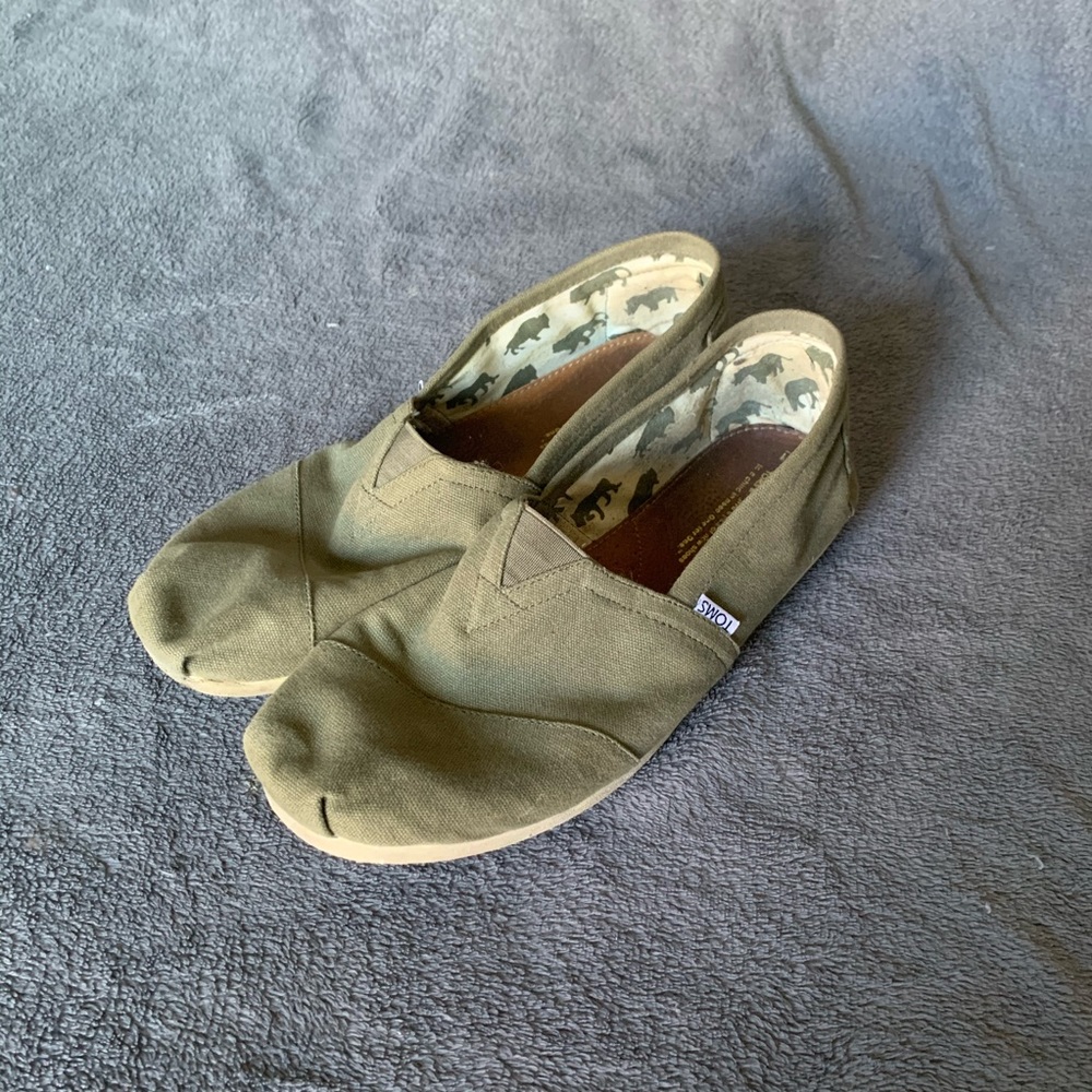 Toms Shoes